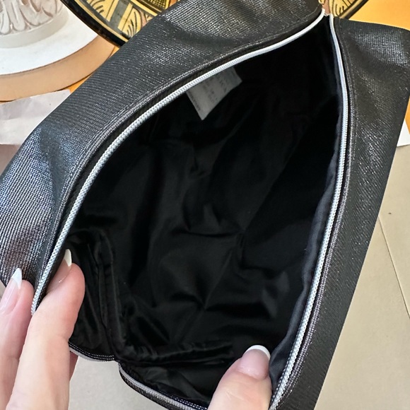 MWT Coach Silver Travel Case - Picture 6 of 9